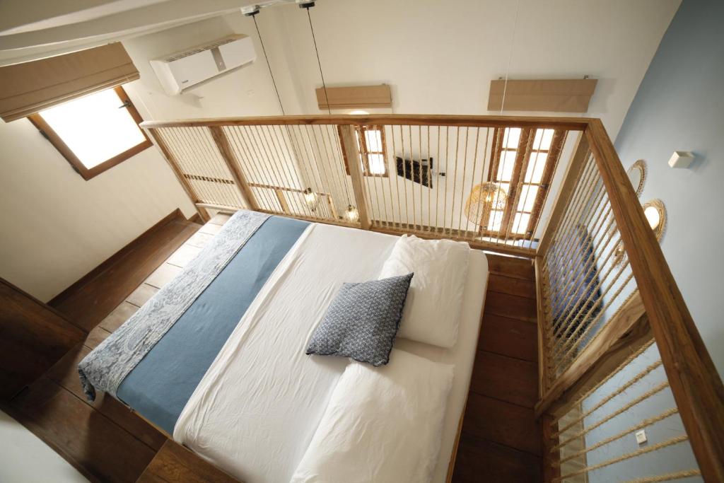 Duplex, Loft, Single