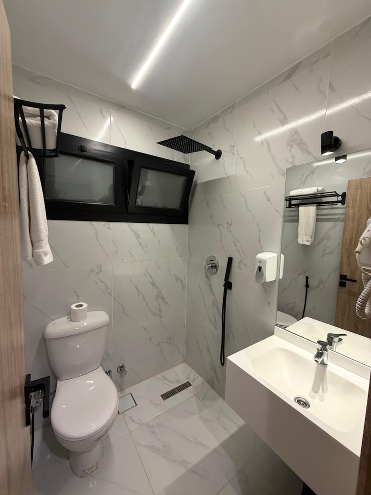 Atlas International Hotels 48/48
