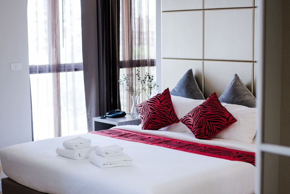 Hope Land Hotel & Residence Sukhumvit 8 16/77