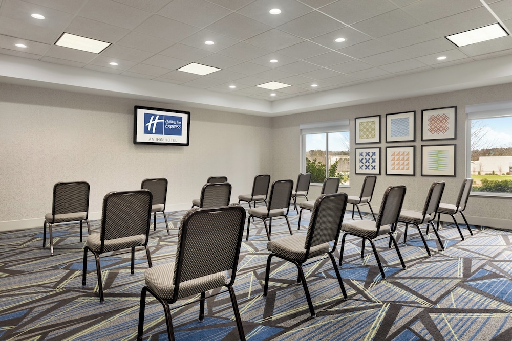 Holiday Inn Express Hotel Suites Opelika Auburn 61/71