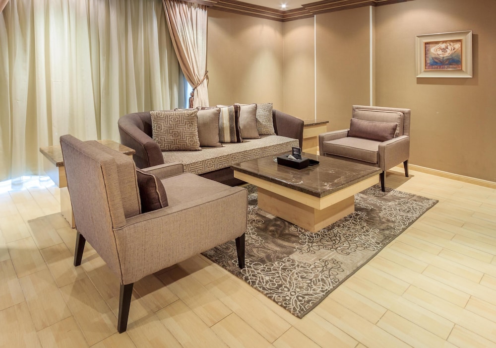 المهيدب ريزيدنس الملز(Almuhaidb Airport) 40/50