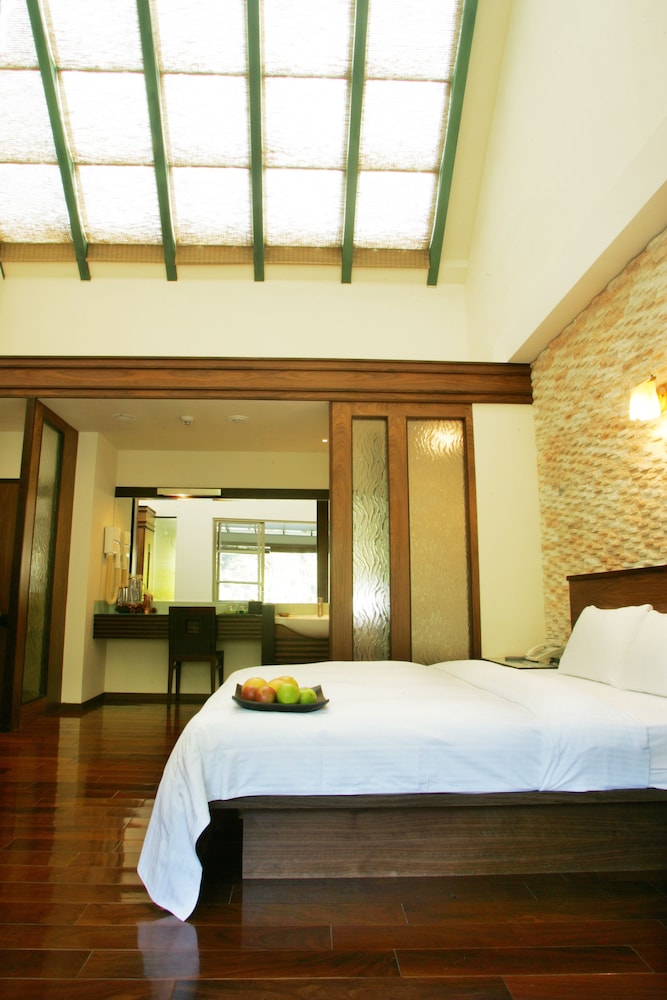 Spring Spa Hotel 11/48