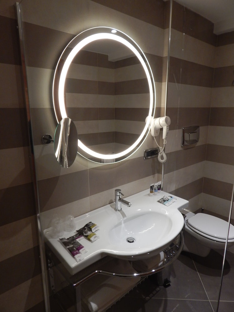 غرفة عائلية بسريرين مزدوجين، Mercure Rome Leonardo Da Vinci Airport 3/6