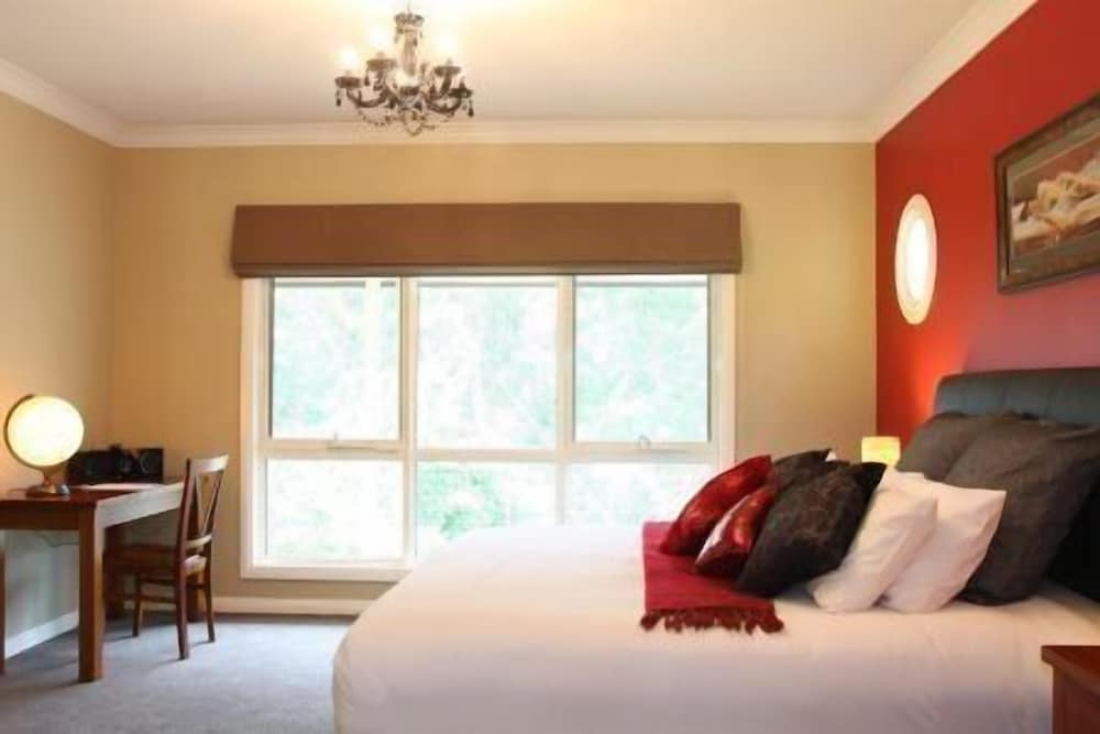 3 KINGS BED AND BREAKFAST 12/24