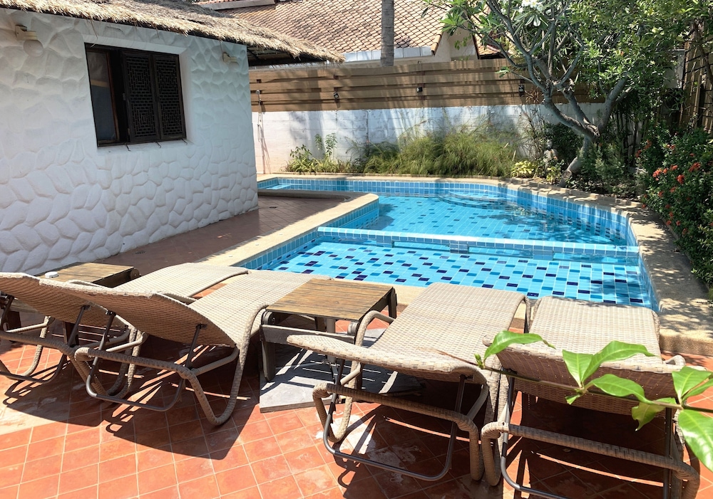 Baan Talay Chine Boutique Resort 58/70