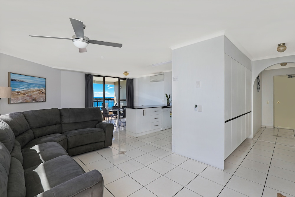 Palmerston Tower Holiday Apartments 16/36