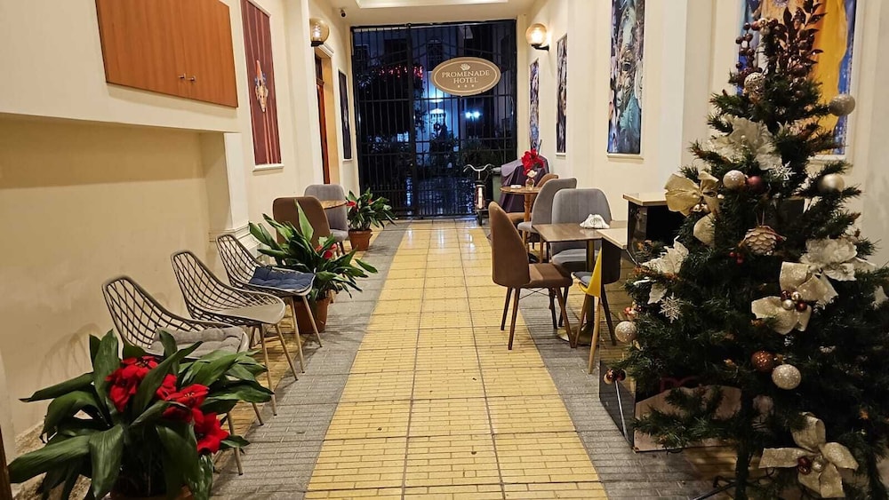 Promenade Hotel 29/32