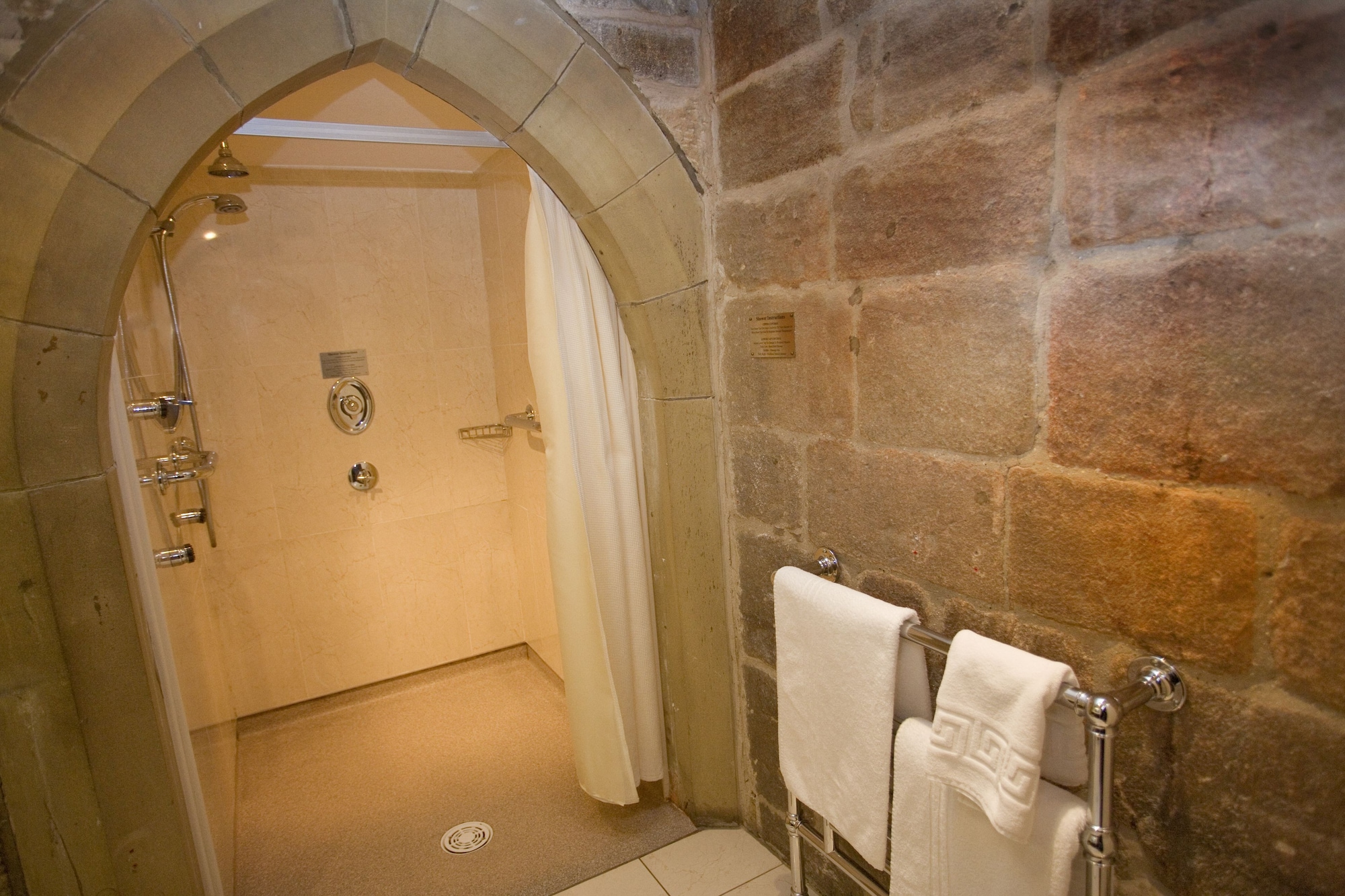De Lucy, Suite, King Bed، Langley Castle Hotel 3/3
