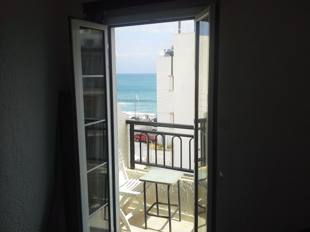 Despina Hotel 24/27