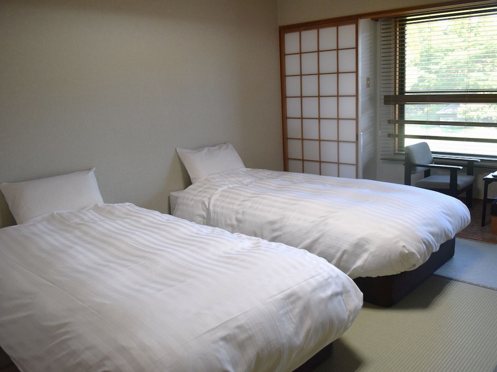 ARDEN HOTEL ASO 16/66