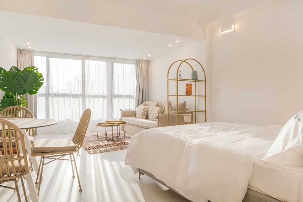 Ototo Luxury Living 18/50