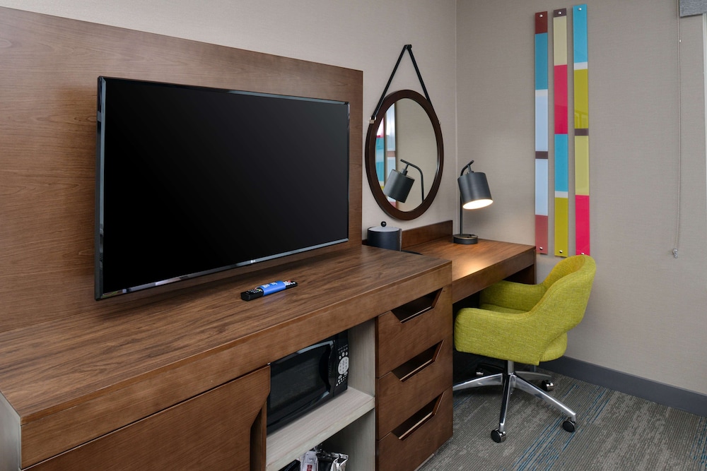 Hampton Inn Suites Adrian Mi 43/52