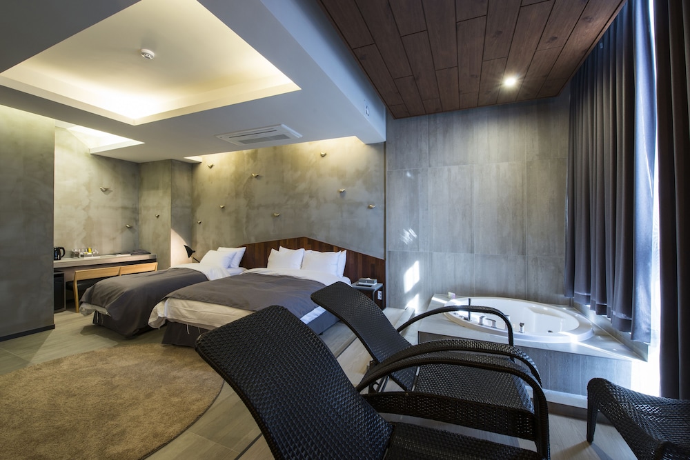 Allee Hotel 24/50