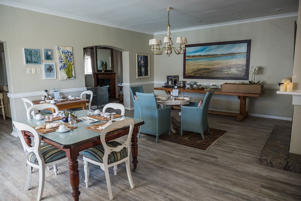 Admiralty Beach House 31/50