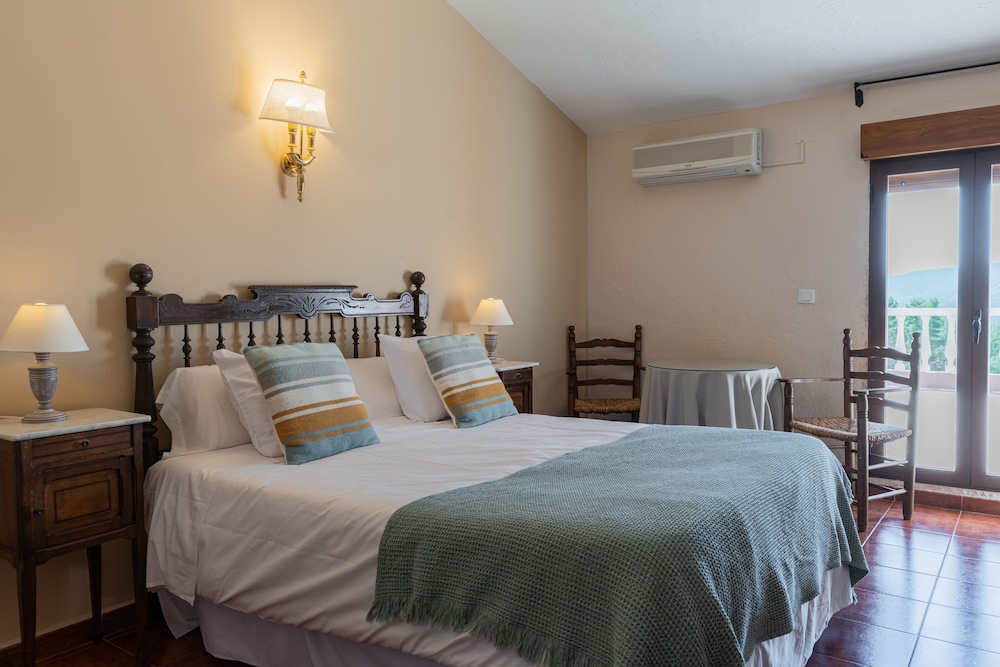 Hotel Val De Pinares 7/34