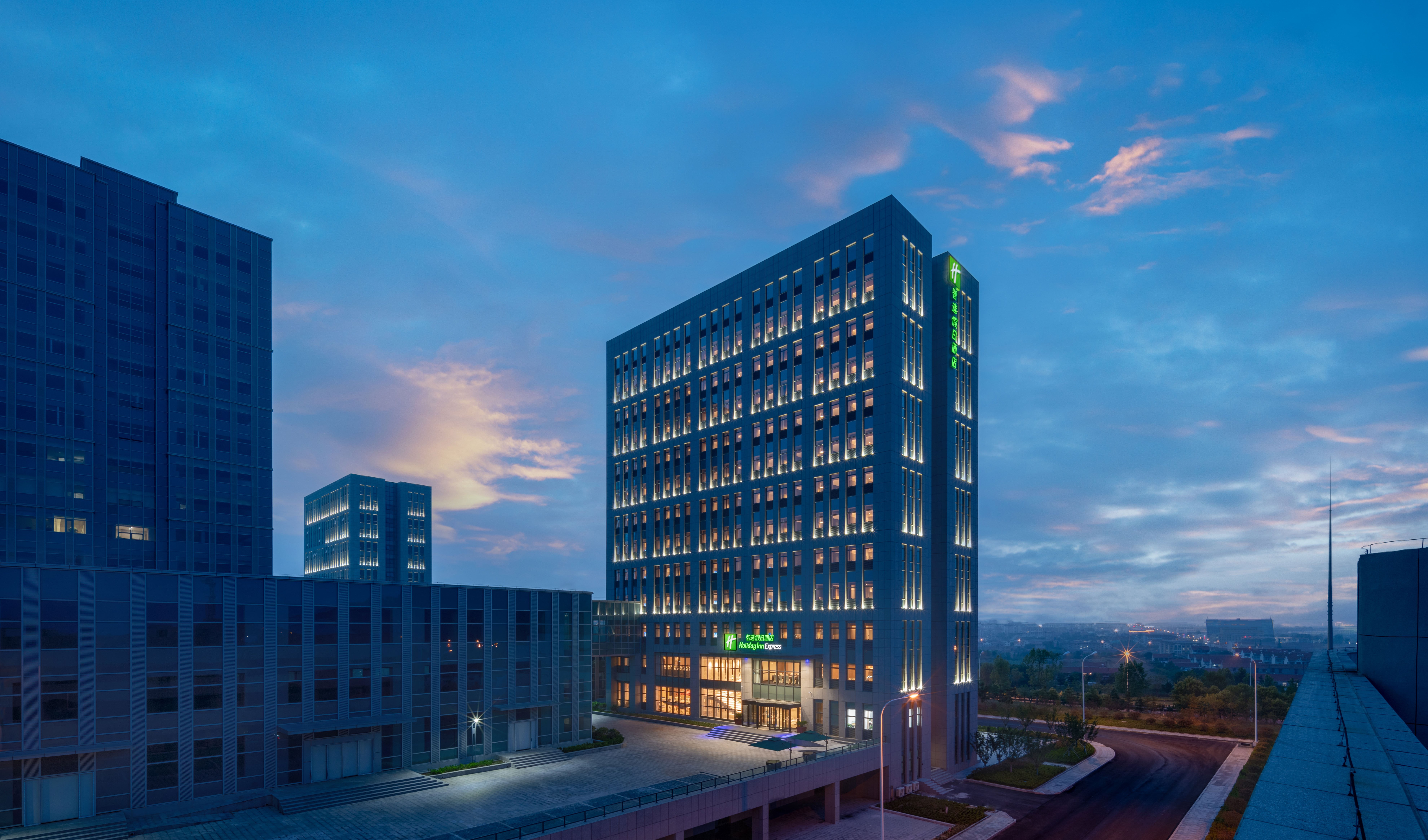 Holiday Inn Express Rongcheng Science and Technology Park 6/53
