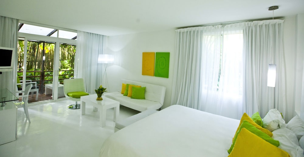 Le Cameleon Hotel 40/65