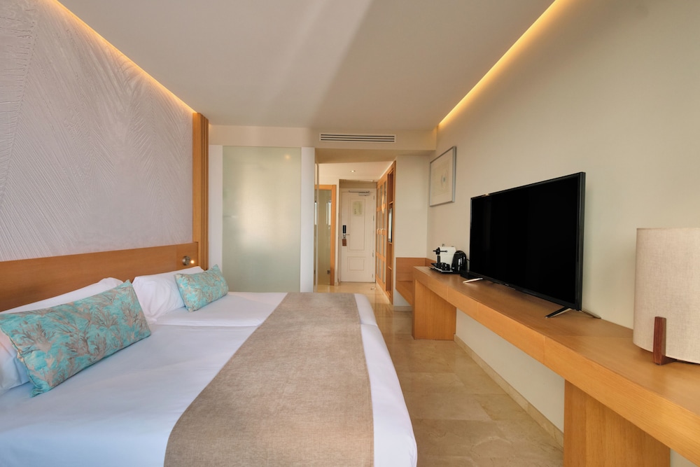 Renovated, Superior, Double Bed, Partial Sea View, Balcony