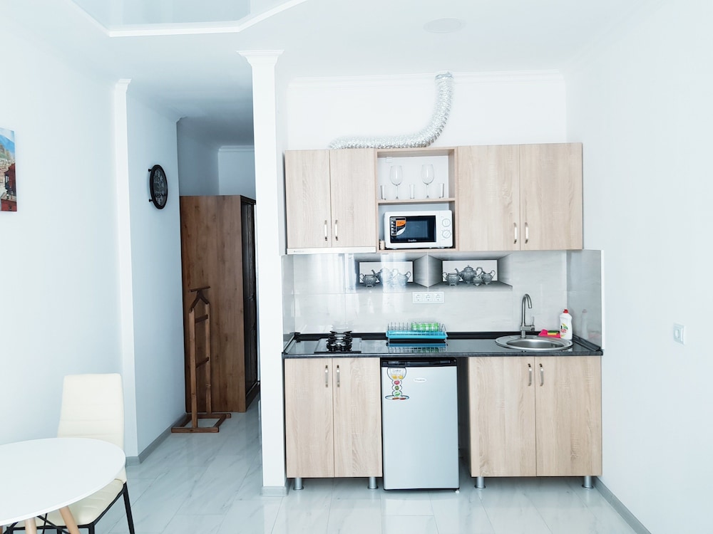 Batumi Real Lux 6/50