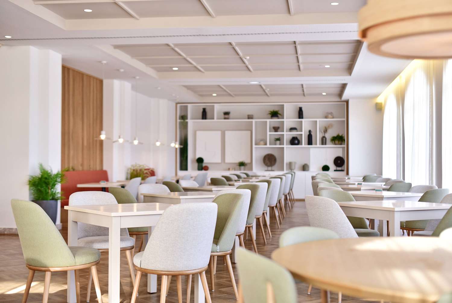 restaurant cafeteria