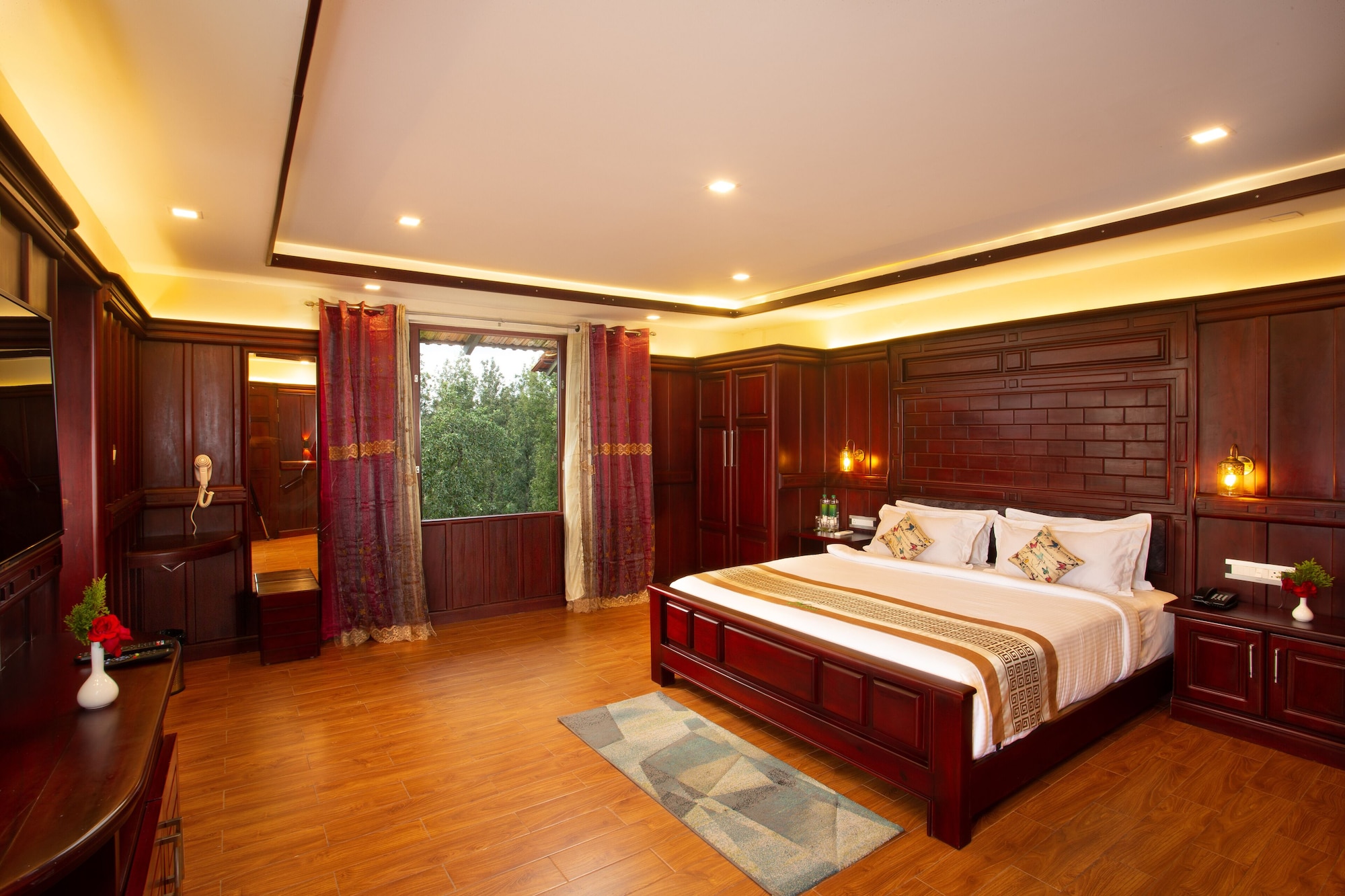 1 Bedroom, Luxury, Suite, King Bed, Valley View, Sofa