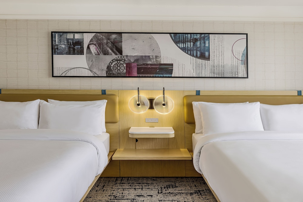 PREMIUM, 2 QUEEN BEDS, WITH VIEW