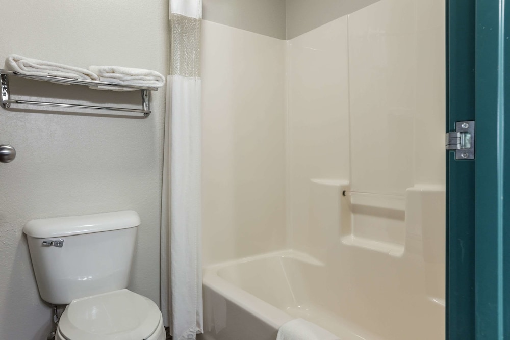 غرفة قياسية بسريرين كوين، Quality Inn Clare 3/3