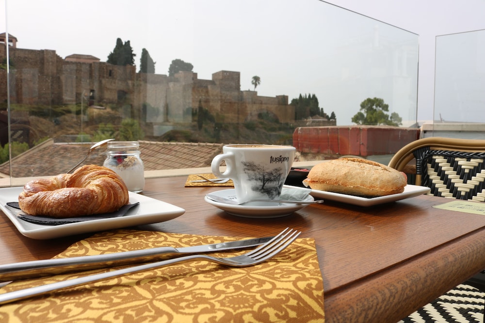 Alcazaba Premium Hostel 44/50