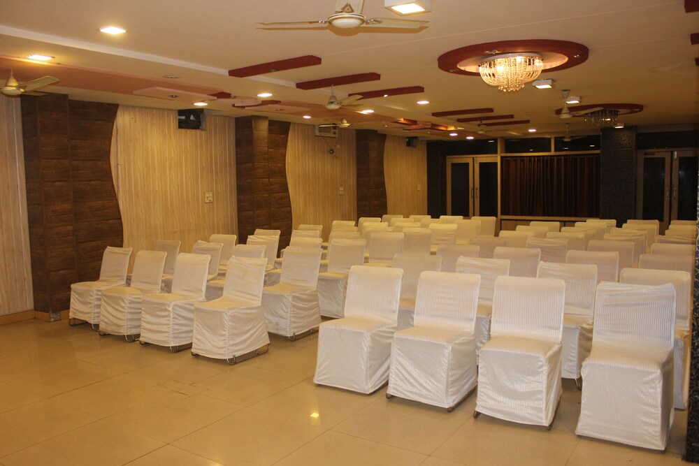 HOTEL MUSKAN PALACE 41/46