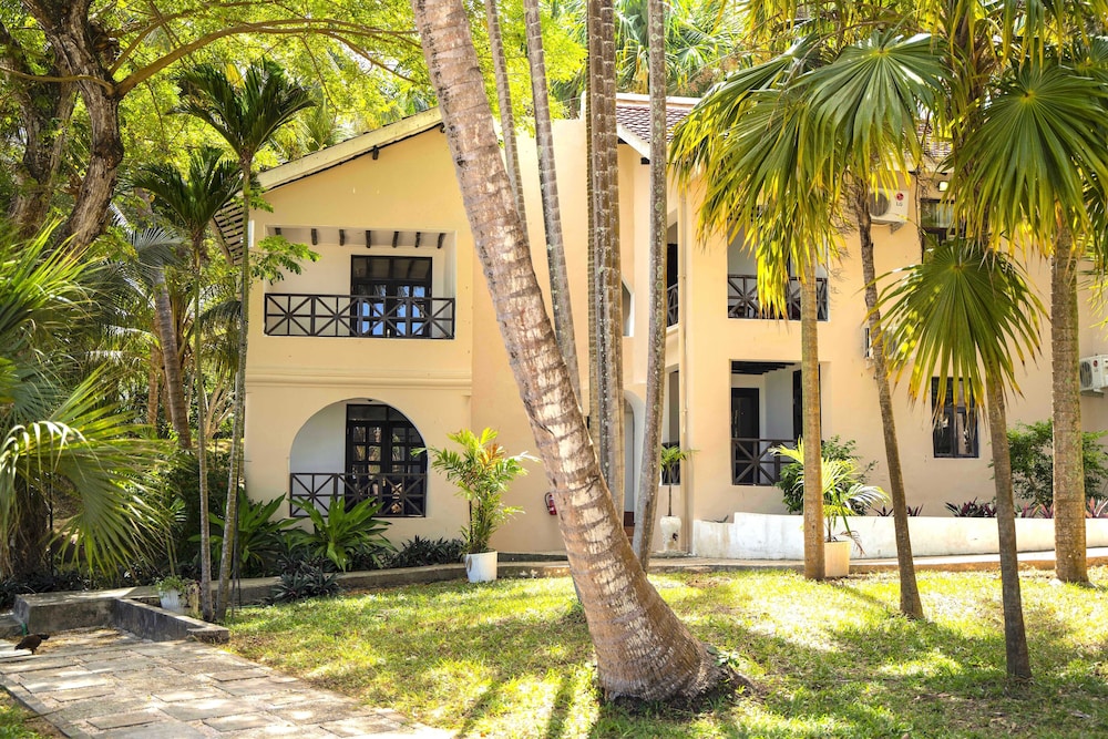 Jungle Paradise Beach Resort & Spa Mbweni Ruins 39/50