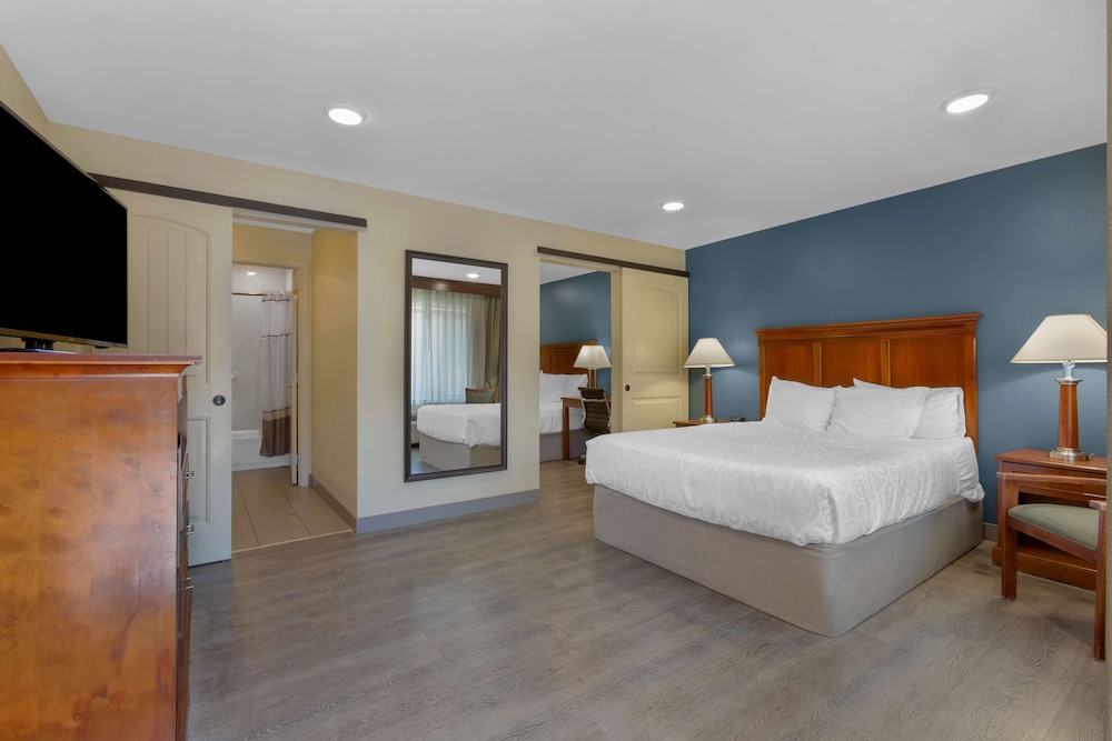 Best Western Plus Clocktower Inn 9/25