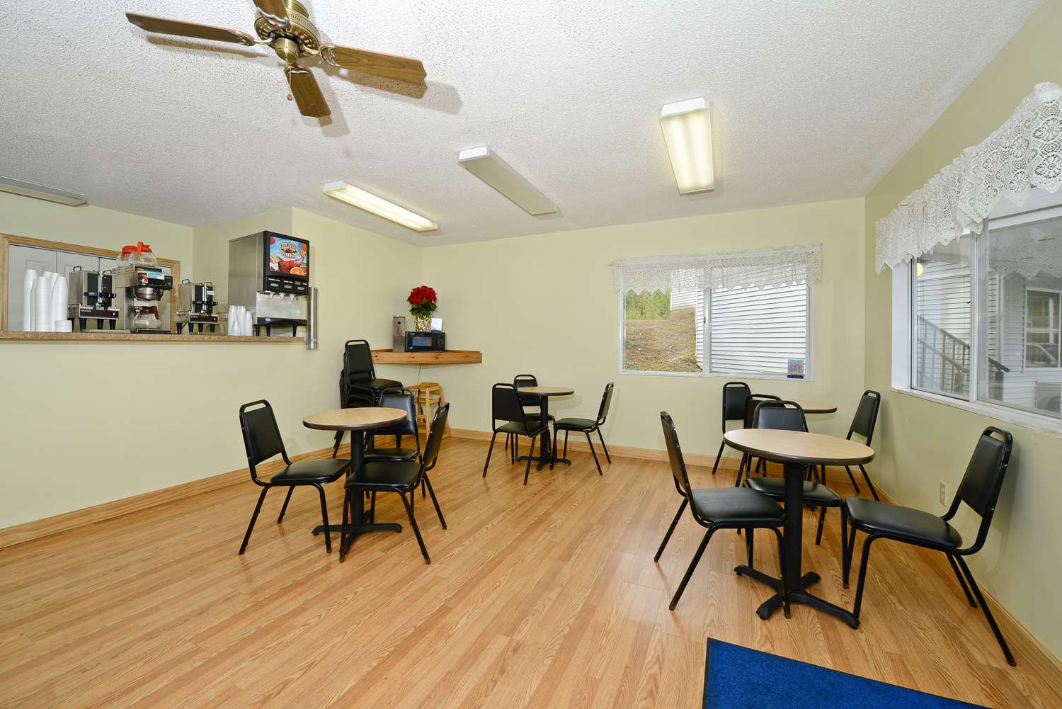 Americas Best Value Inn- St. Ignace 12/19