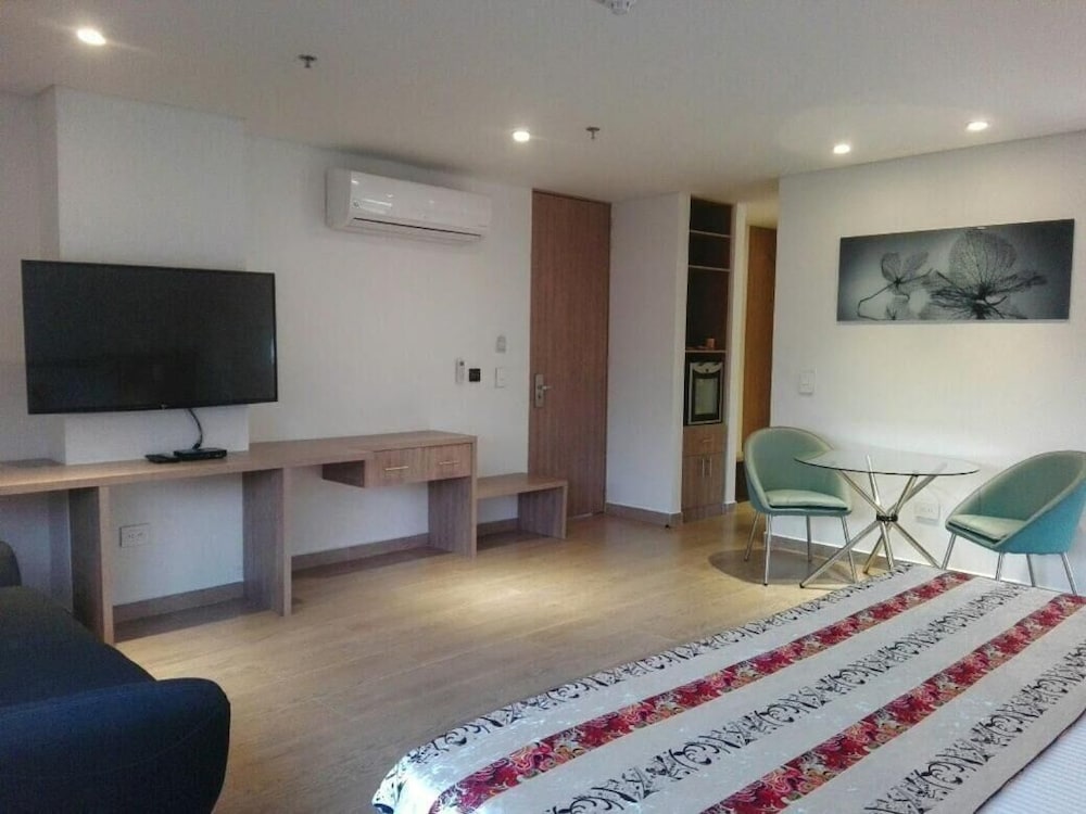Hotel Lomas 10 37/68