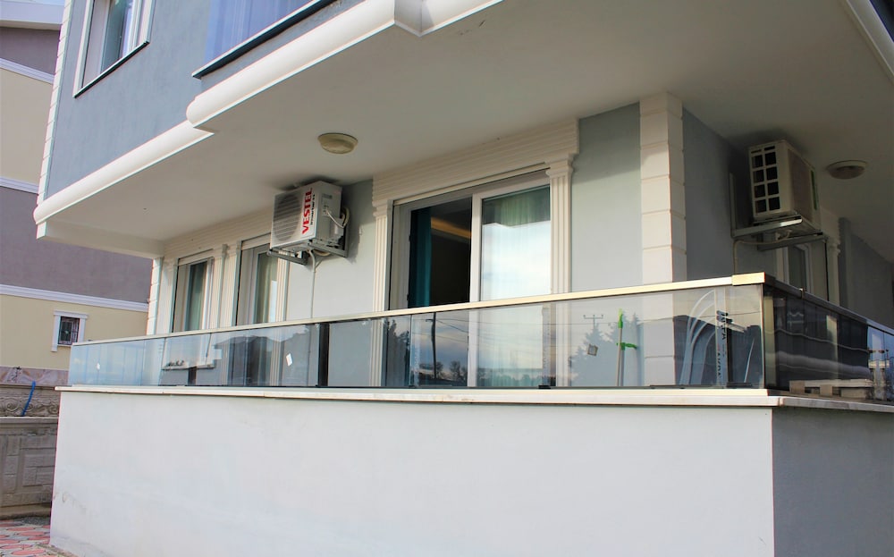 Mavi Restaurant & Apartments 1 3/50