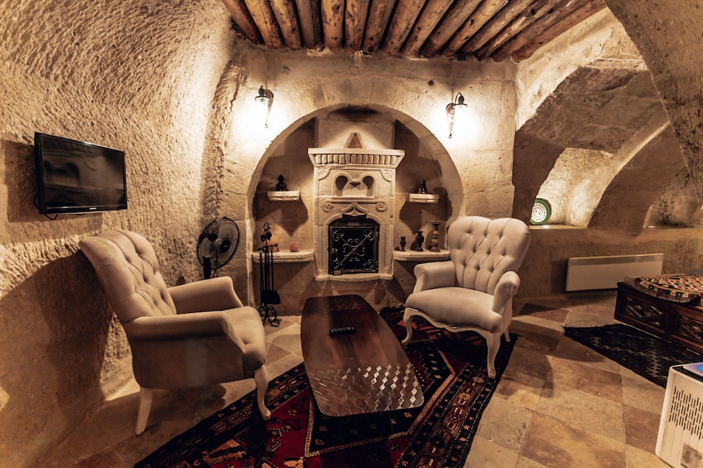 Apex Cave Hotel 50/61