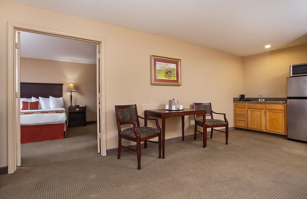 Comfort Inn and Suites Shelbyville KY 42/50
