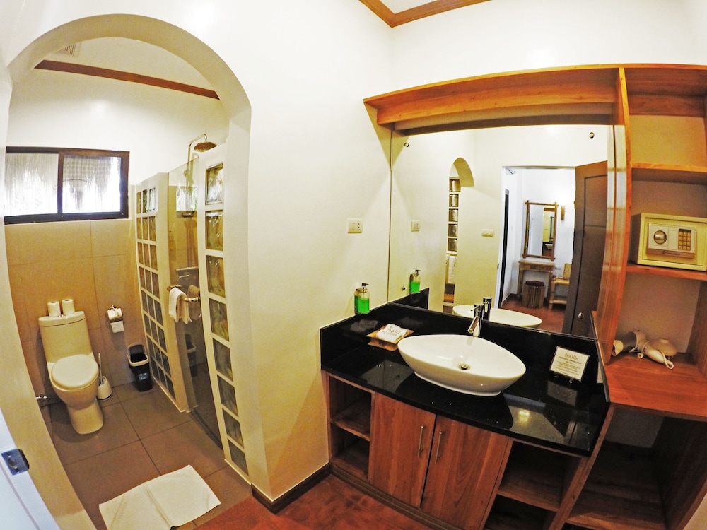 Pura Vida Beach And Dive Resort 41/61
