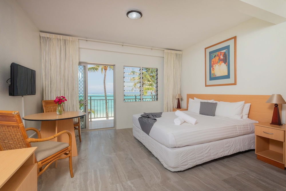 Moana Sands Beachfront Hotel 21/58