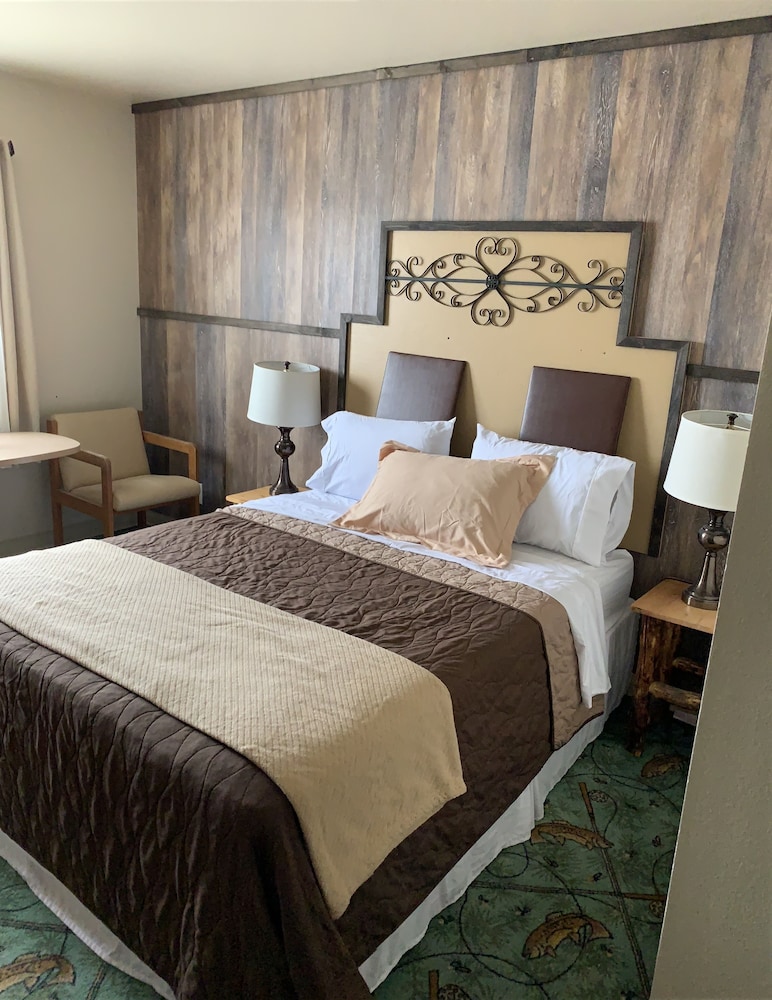 Alaska Anglers Inn 19/50