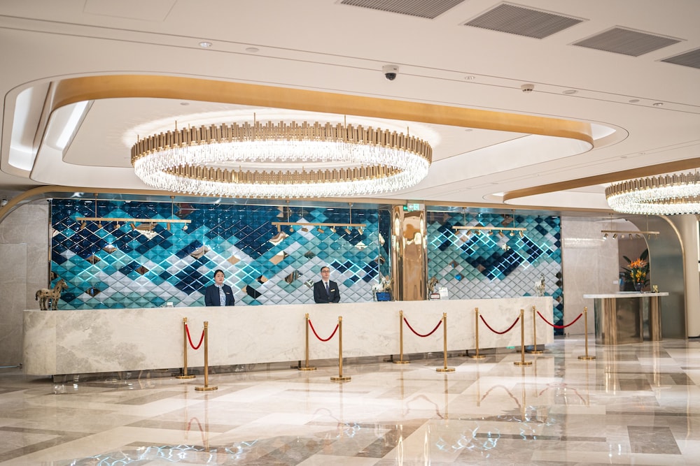 Sunworld Dynasty Hotel 8/45