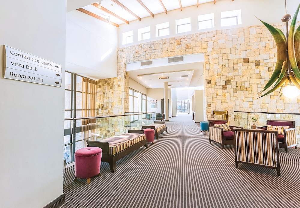 The Fairway Hotel Golf Resort 52/71