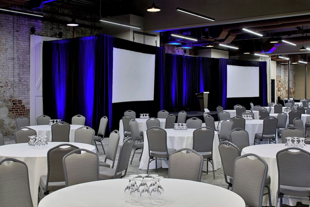 Aloft Wilmington at Coastline Center 36/50