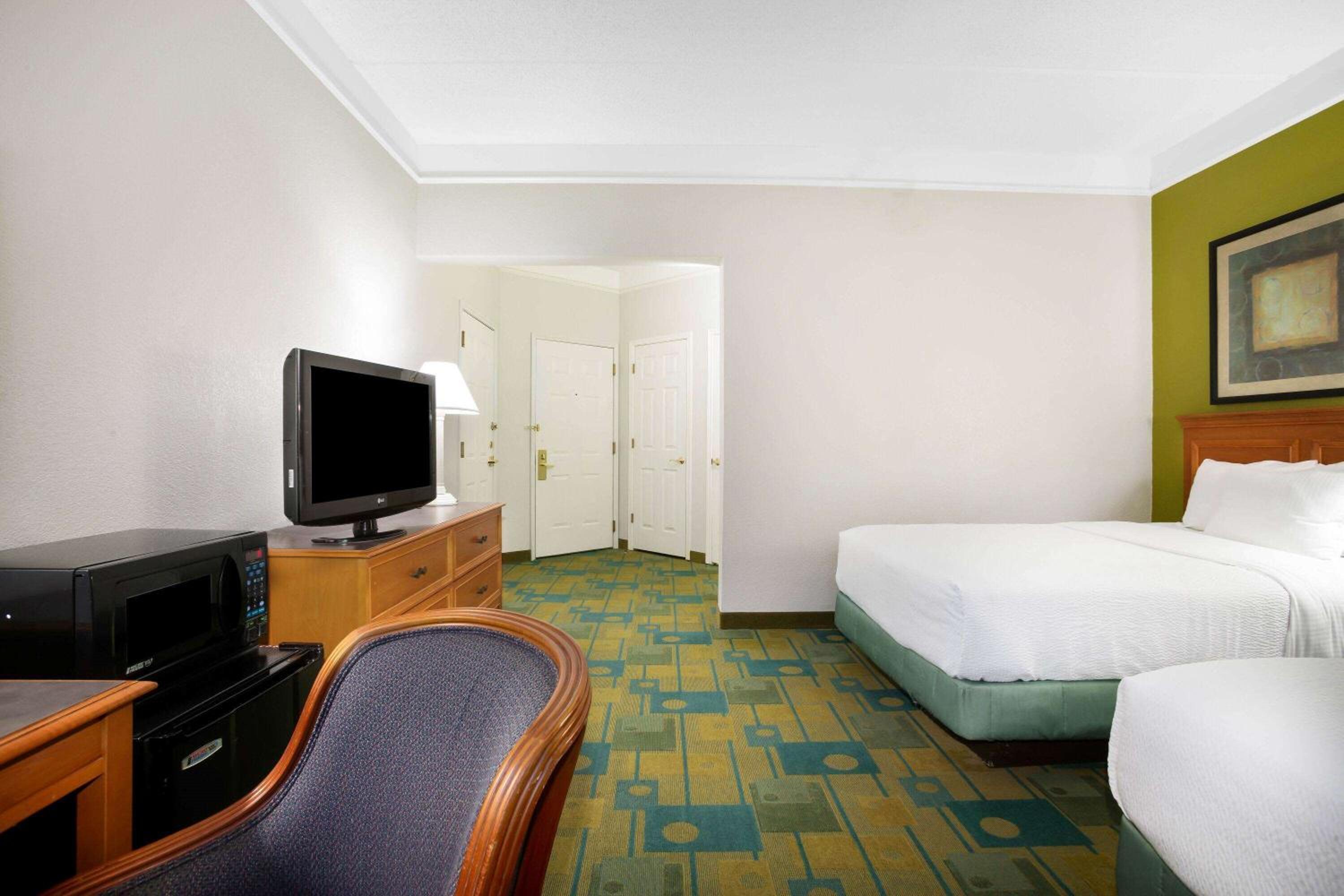 غرفة بسريرين مزدوجين بحوض استحمام لذوي الإعاقة، Fairfield by Marriott Inn & Suites Austin West 7/9