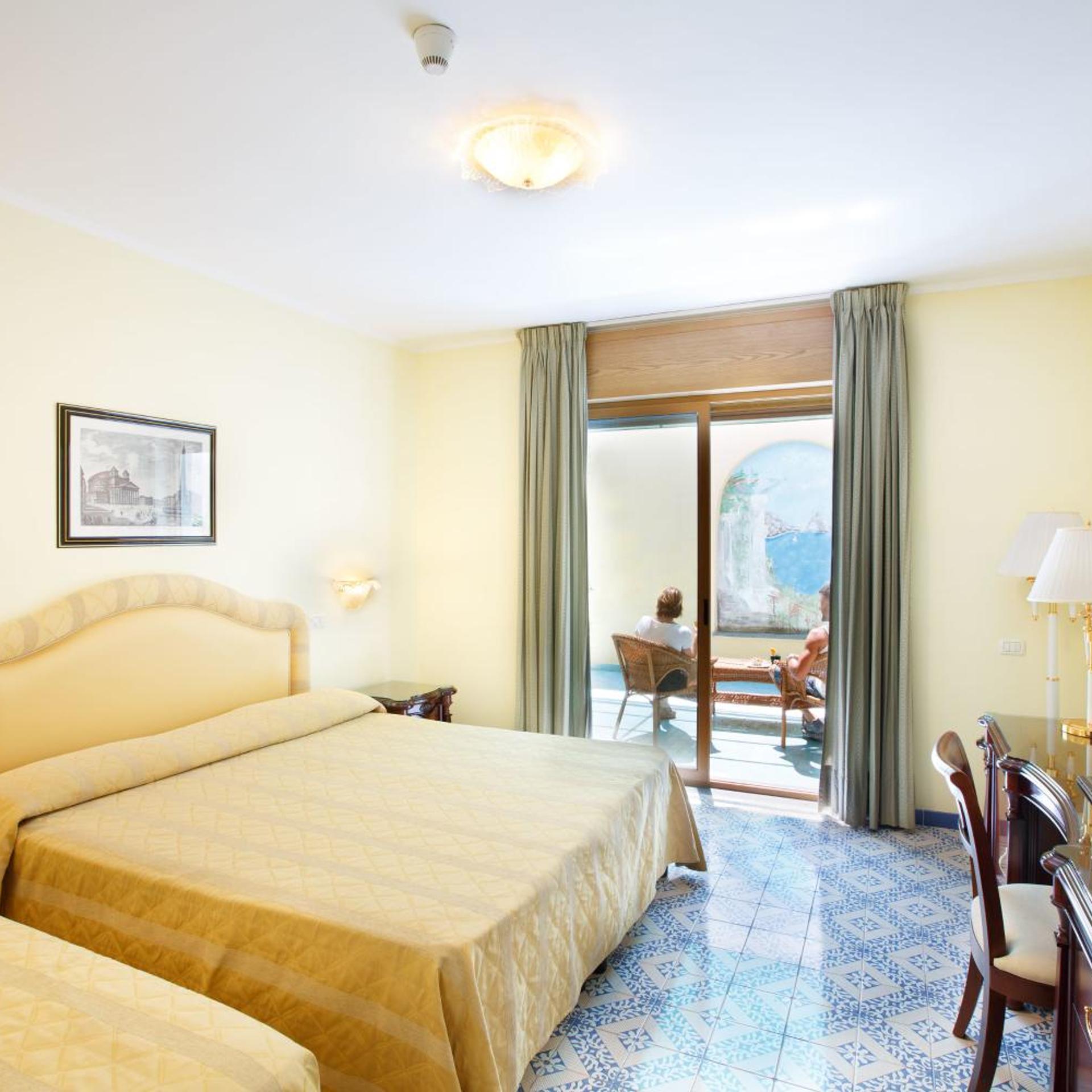 غرفة رباعية