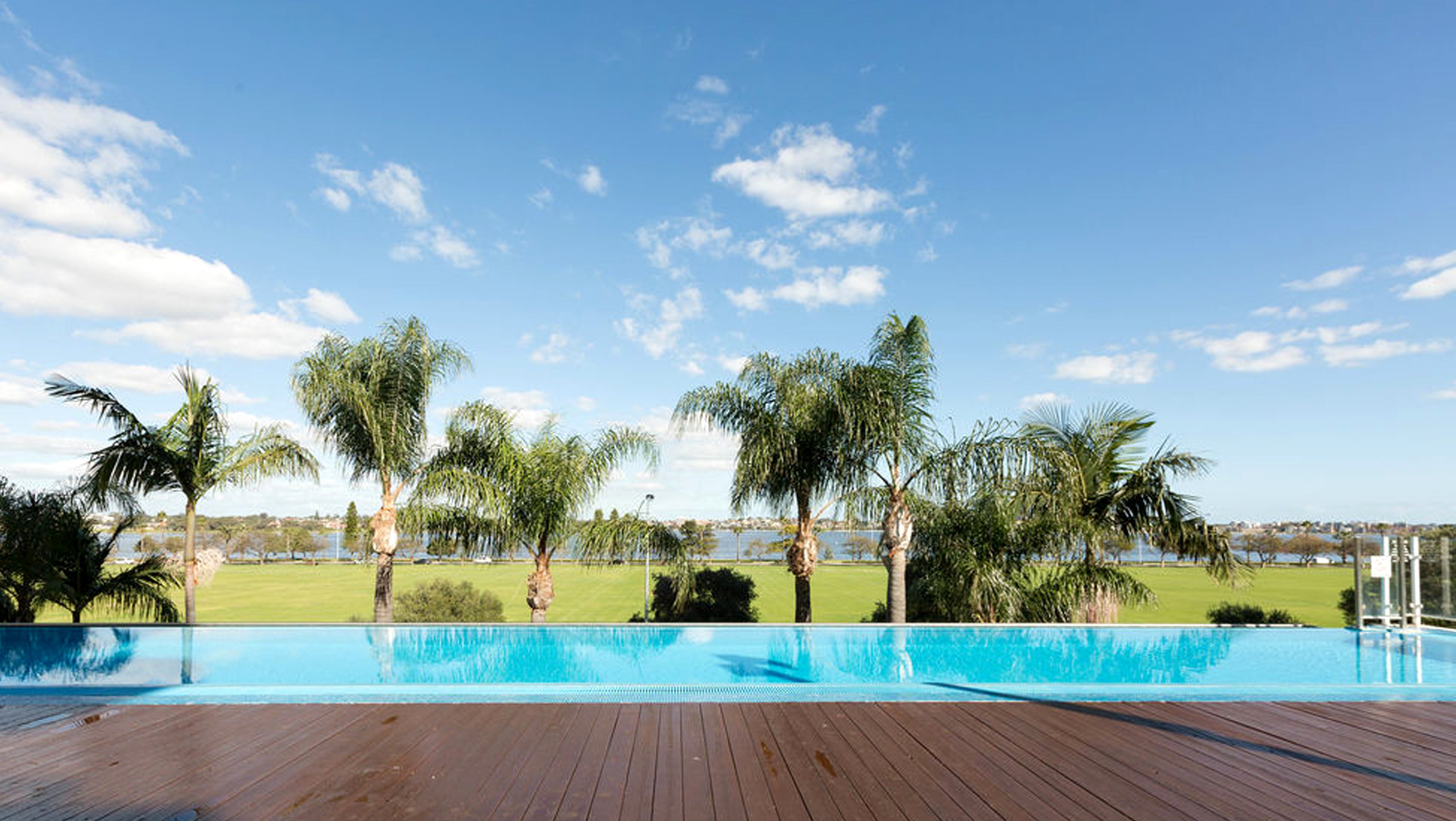 Crowne Plaza Perth 48/50
