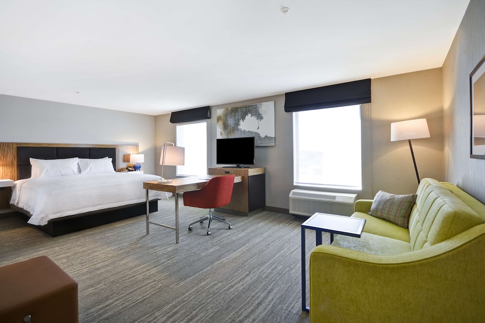 Hampton Inn Suites Detroit Warren 30/49