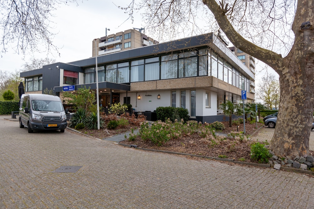 Amsterdam Airport Hotel Uithoorn 69/75