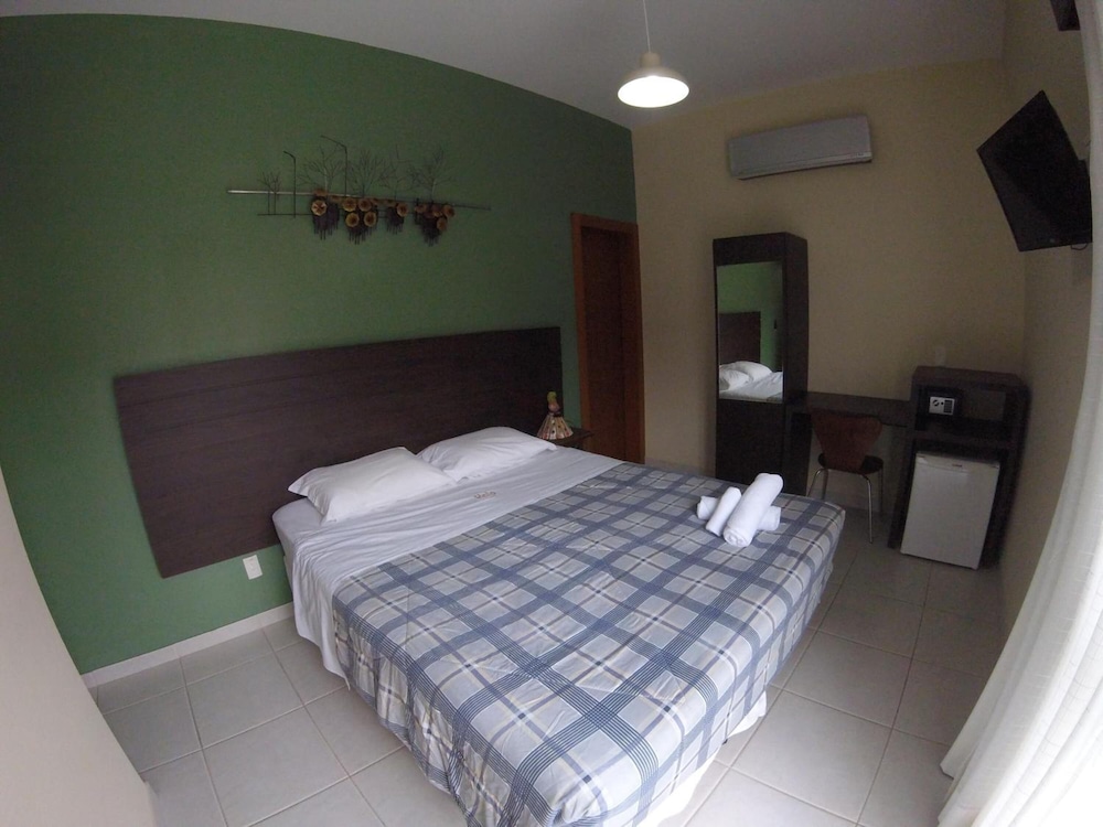 HOLA HOTEL 11/23