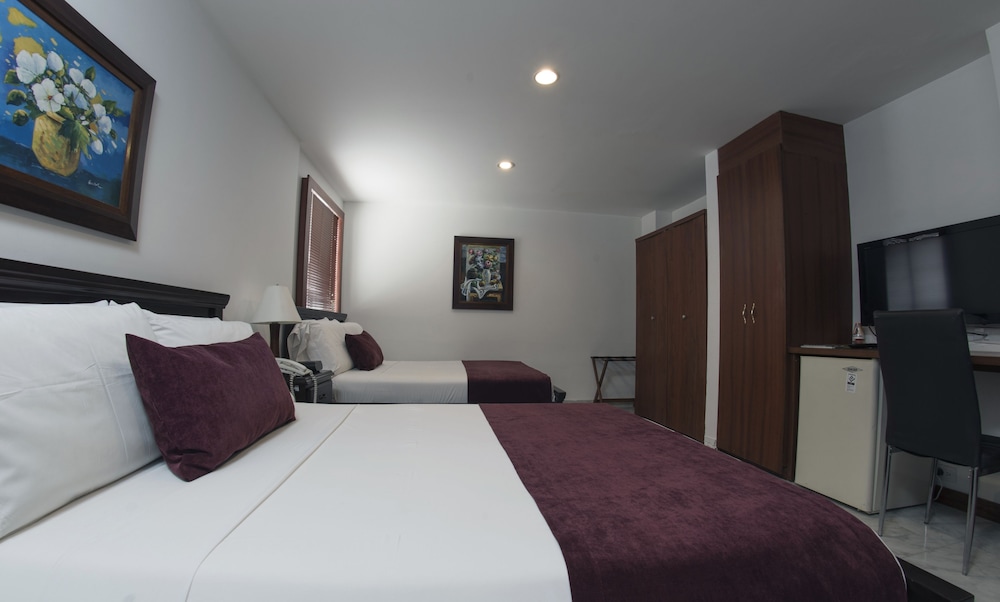 Hotel Karlo 18/50