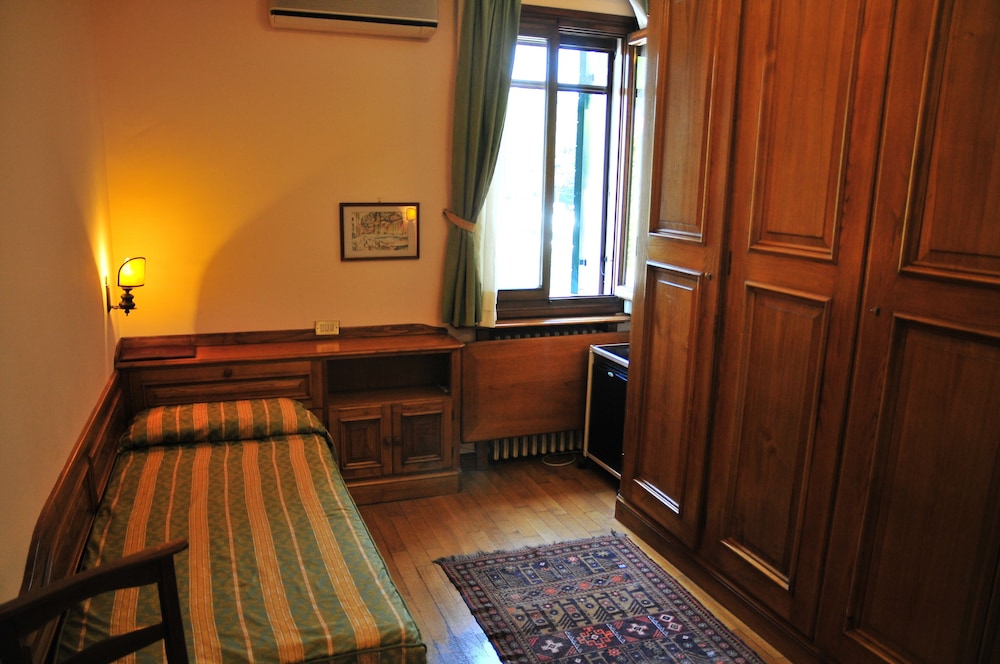 PARK HOTEL VILLA GIUSTINIAN 31/33